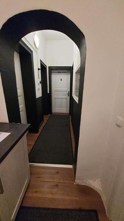 Adam'S Hostel - Self Check-In & Only Private Rooms ดุสเซลดอร์ฟ ภายนอก รูปภาพ