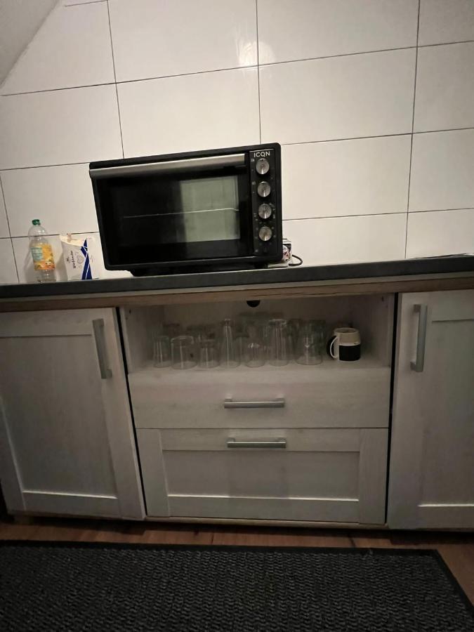 Adam'S Hostel - Self Check-In & Only Private Rooms ดุสเซลดอร์ฟ ภายนอก รูปภาพ