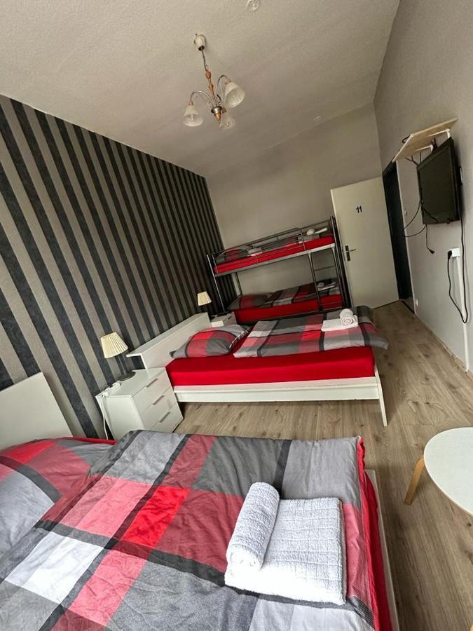 Adam'S Hostel - Self Check-In & Only Private Rooms ดุสเซลดอร์ฟ ภายนอก รูปภาพ