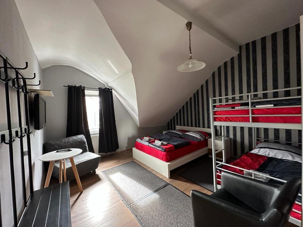 Adam'S Hostel - Self Check-In & Only Private Rooms ดุสเซลดอร์ฟ ภายนอก รูปภาพ