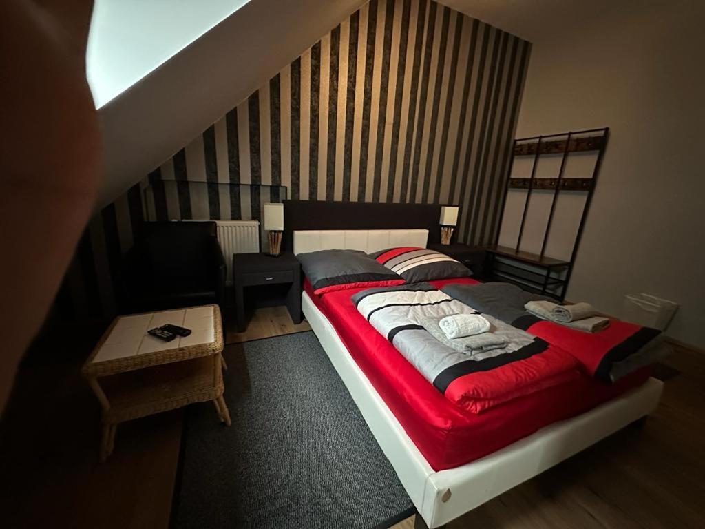 Adam'S Hostel - Self Check-In & Only Private Rooms ดุสเซลดอร์ฟ ภายนอก รูปภาพ